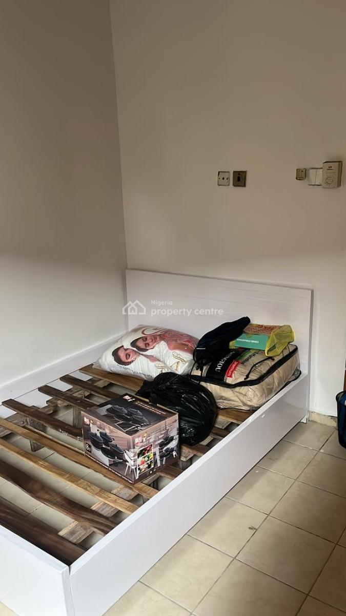 Spacious Room Shared Only Kitchen in 3 Bedroom Flat, Fatai Idowu Arobieke Street, Lekki Phase 1, Lekki, Lagos, Self Contain (single Rooms) for Rent