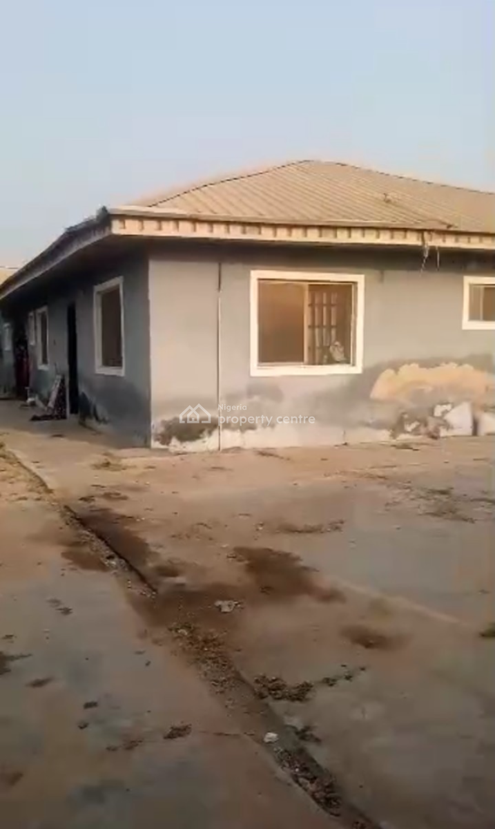 Block of Flats, Mowe Town, Ogun, Commercial Property for Sale