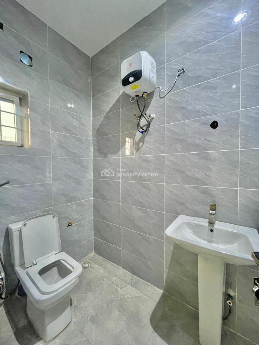 Spacious 3 Bedroom Apartment, Jahi, Abuja, Flat / Apartment for Sale