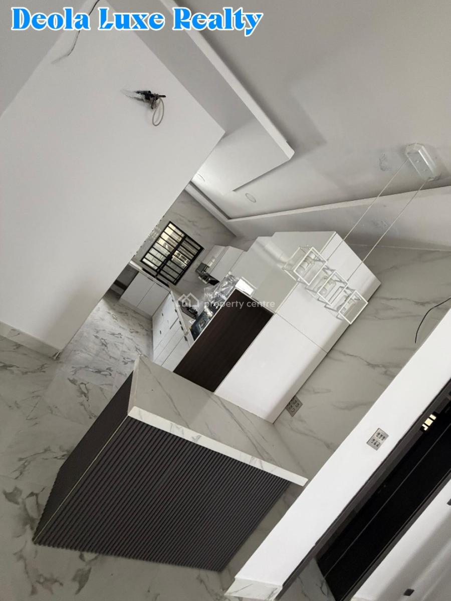 Osapa (pinnock) Deal. 4 Bedroom Terrace Mreif Ready, Pinnock Road, Osapa, Lekki, Lagos, Terraced Duplex for Sale