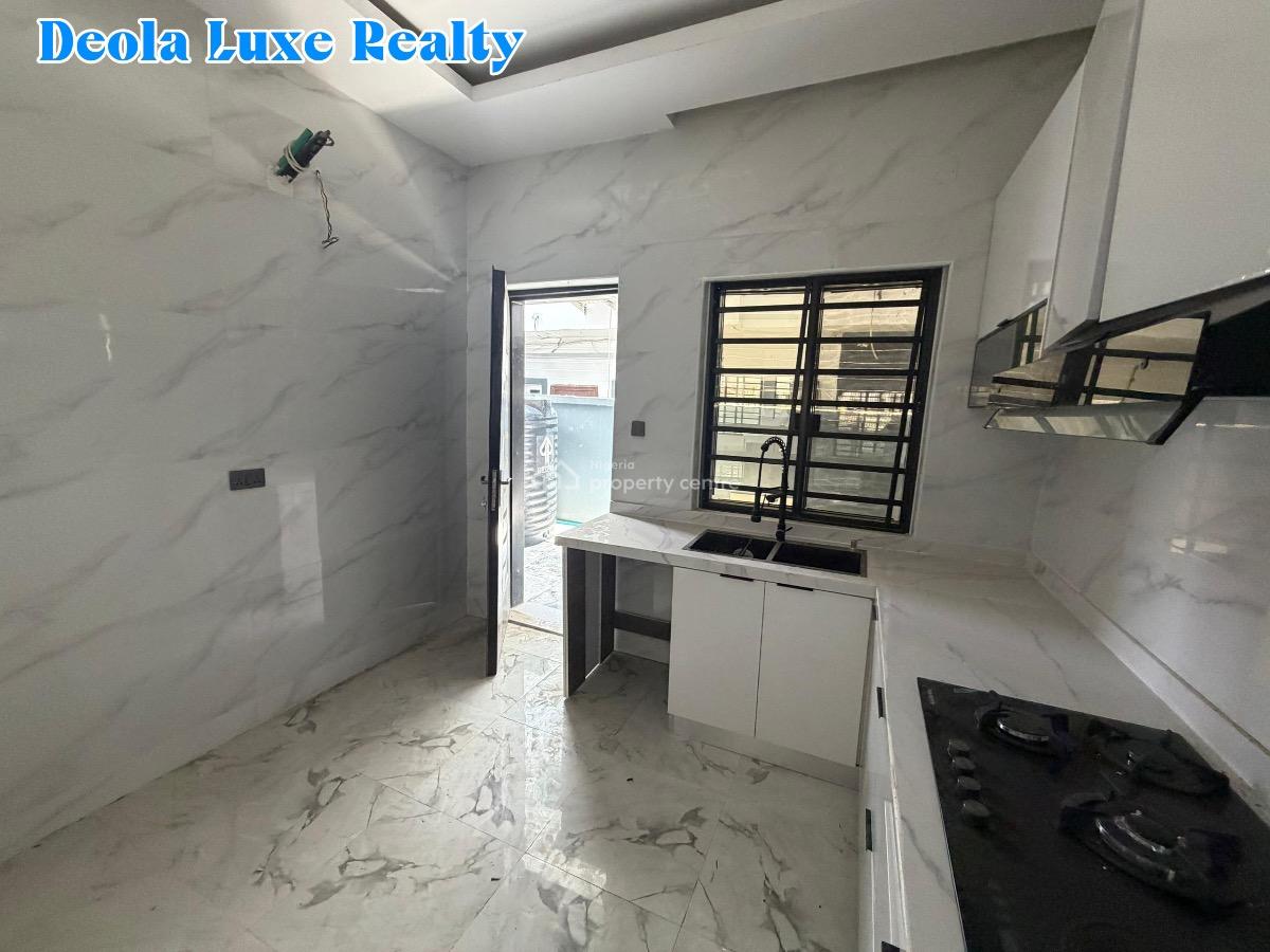 Osapa (pinnock) Deal. 4 Bedroom Terrace Mreif Ready, Pinnock Road, Osapa, Lekki, Lagos, Terraced Duplex for Sale