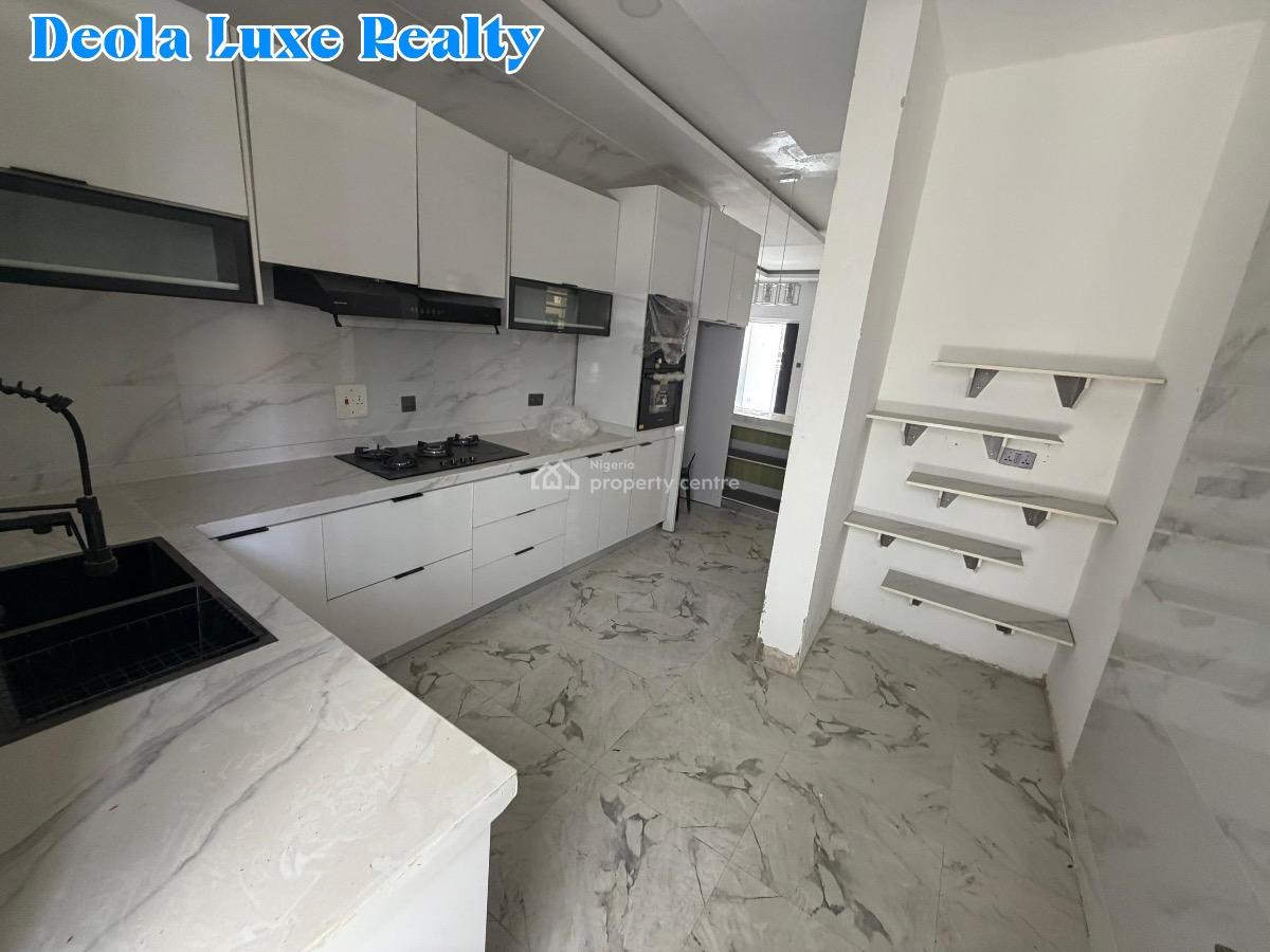 Osapa (pinnock) Deal. 4 Bedroom Terrace Mreif Ready, Pinnock Road, Osapa, Lekki, Lagos, Terraced Duplex for Sale