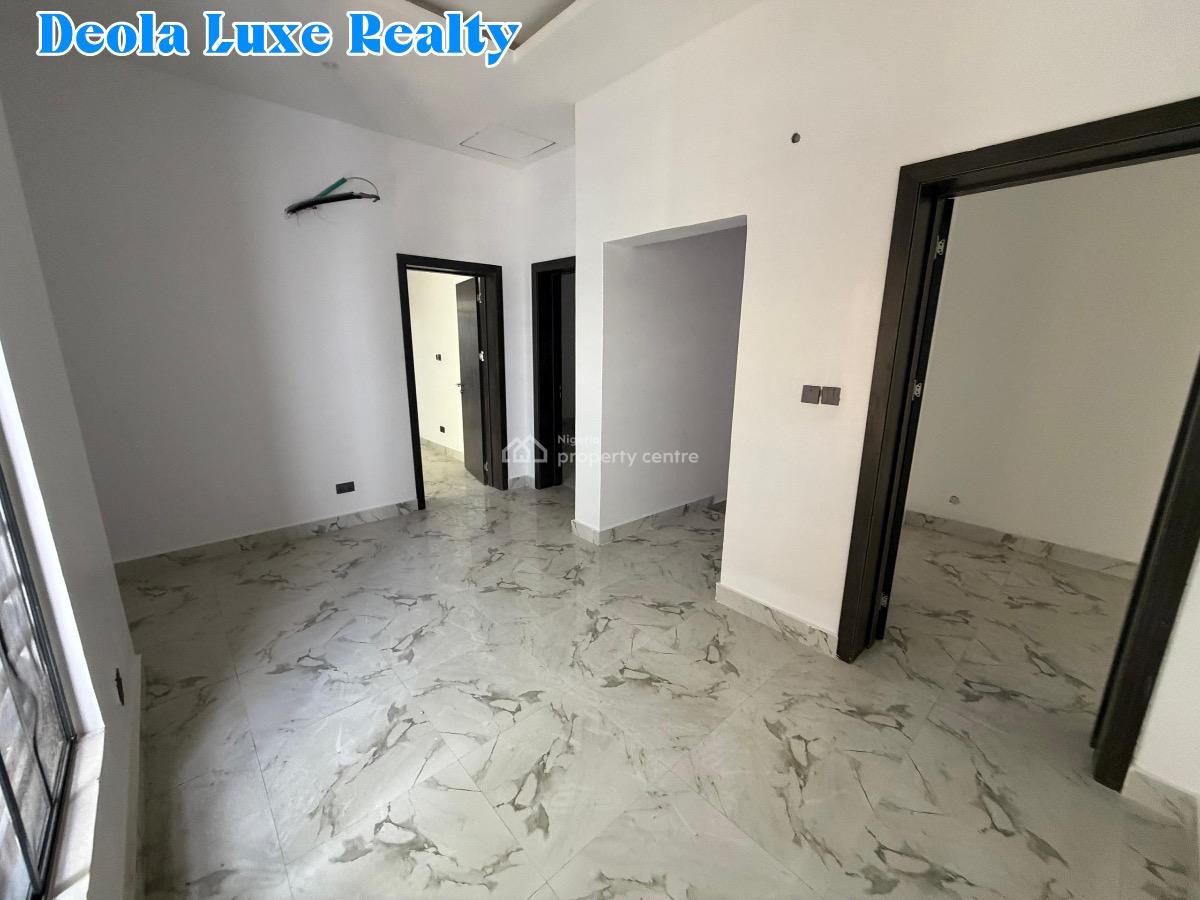 Osapa (pinnock) Deal. 4 Bedroom Terrace Mreif Ready, Pinnock Road, Osapa, Lekki, Lagos, Terraced Duplex for Sale