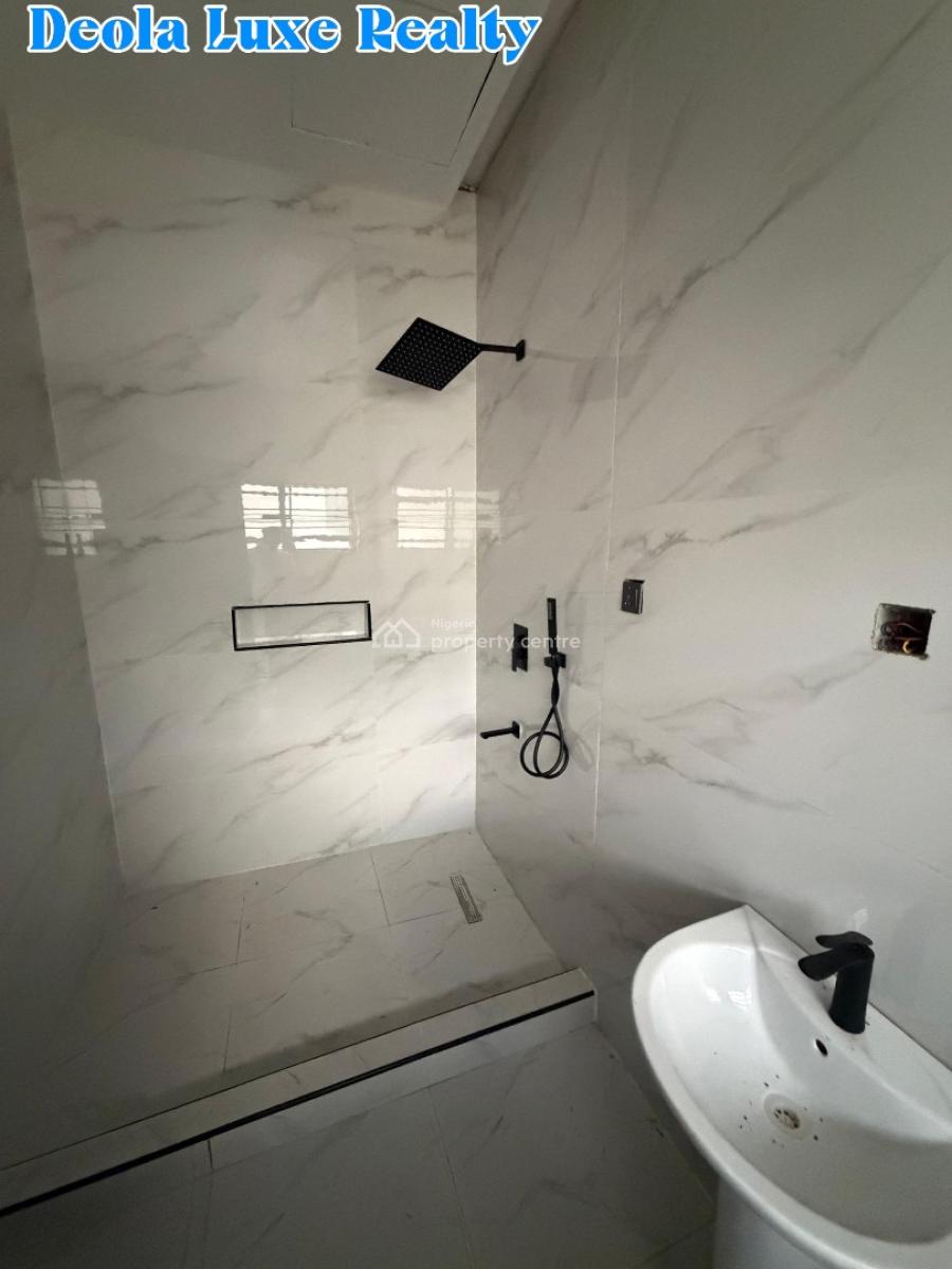 Osapa (pinnock) Deal. 4 Bedroom Terrace Mreif Ready, Pinnock Road, Osapa, Lekki, Lagos, Terraced Duplex for Sale