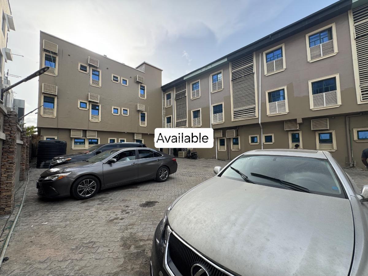 Distress 62 Rooms Hotel with Minimart and Bar Super Market on 1,100sqm, Maruwa, Lekki Phase 1, Lekki, Lagos, Hotel / Guest House for Rent