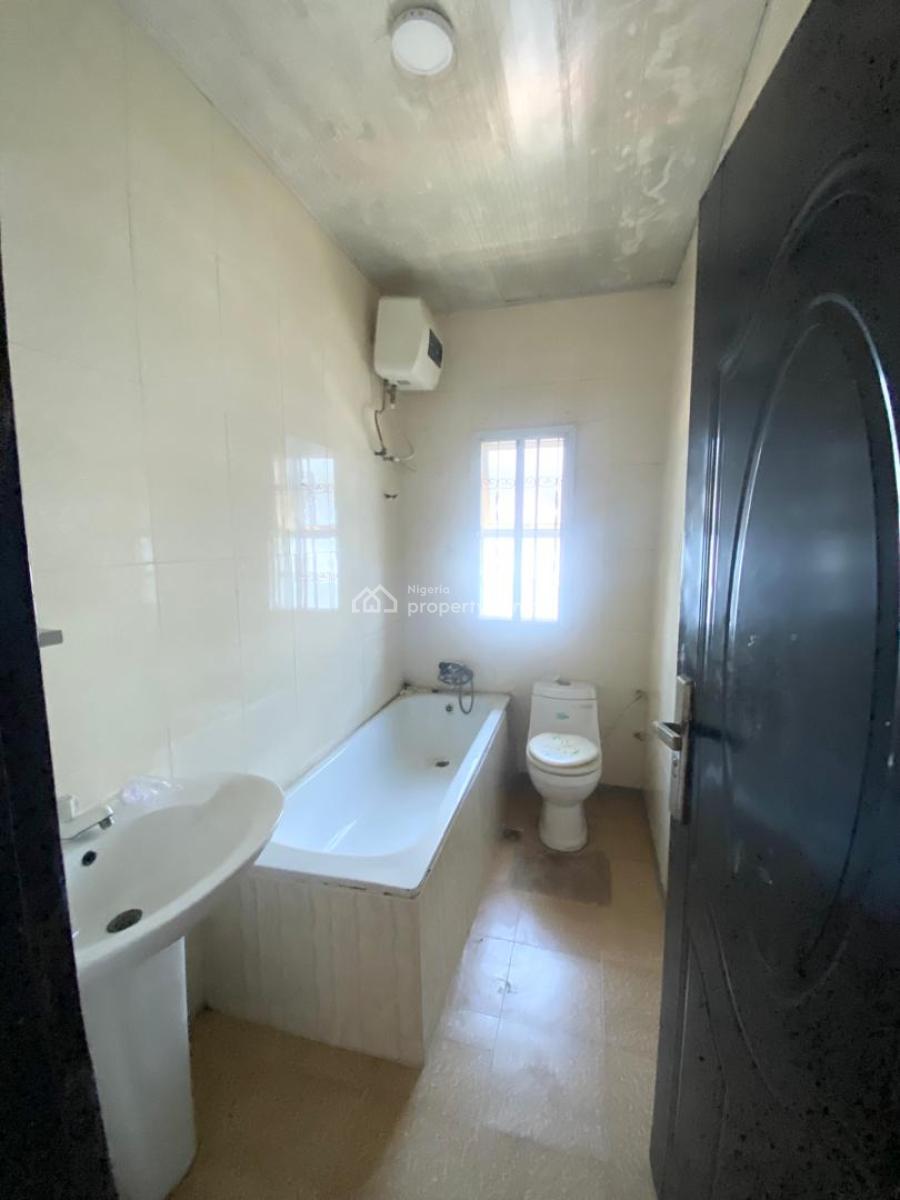 Self Serviced 2 Bedroom Apartment in a Gated Estate, Off Freedom Way, Ikate Elegushi, Lekki, Lagos, Flat / Apartment for Rent