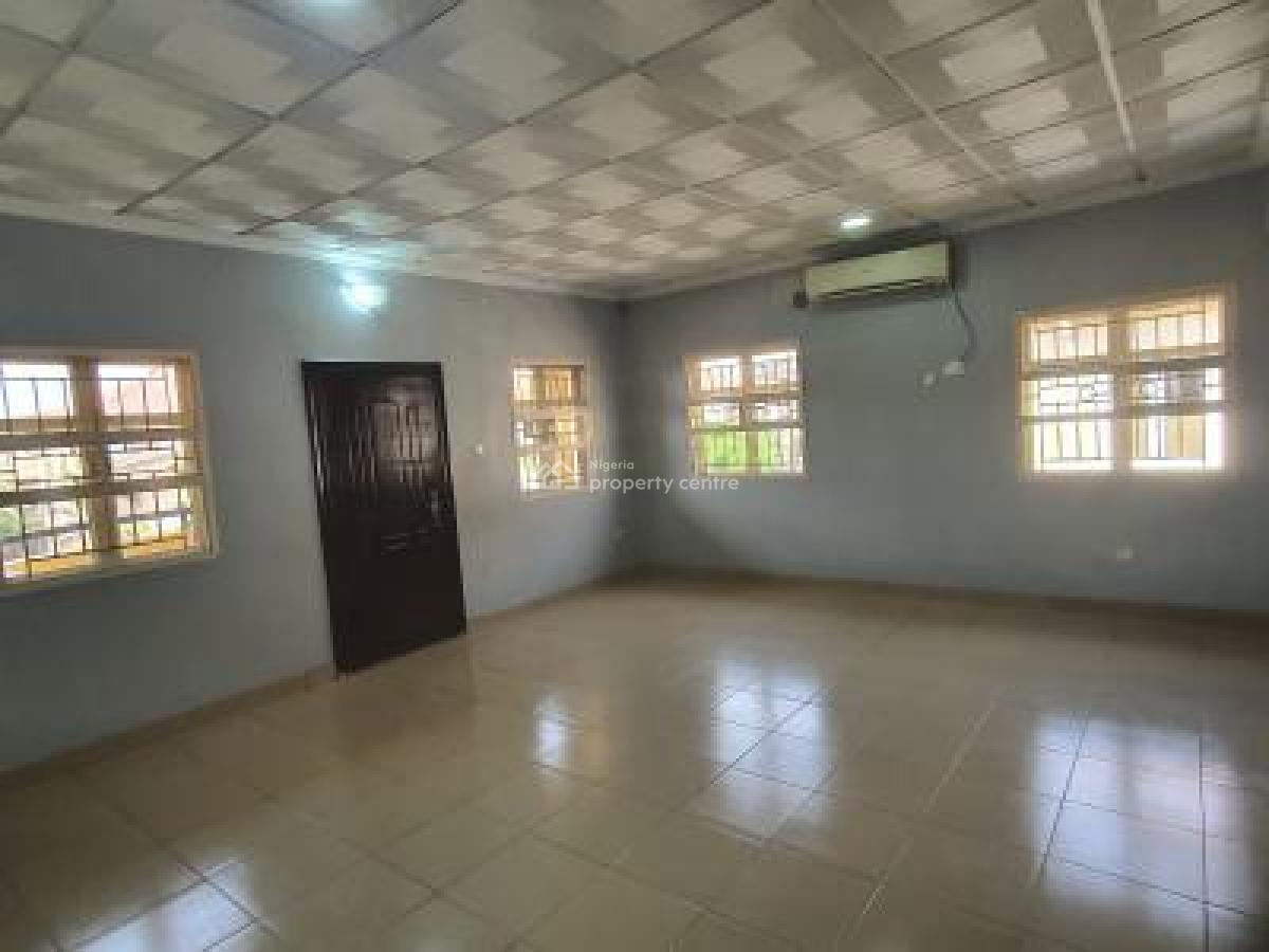 5bedroom on 840sqm Can Be Remodeled Or Redeveloped, Ikste, Nicon Town, Lekki, Lagos, Detached Duplex for Sale