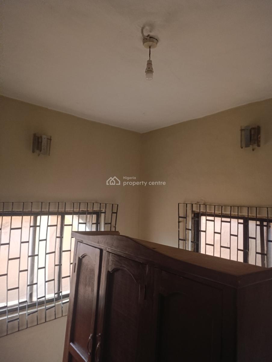 3 Bedroom Flat in a 4 Flat Second House to The Main Road, Welfare Hospital Area, Old Ife Road, Alakia, Ibadan, Oyo, Semi-detached Bungalow for Rent