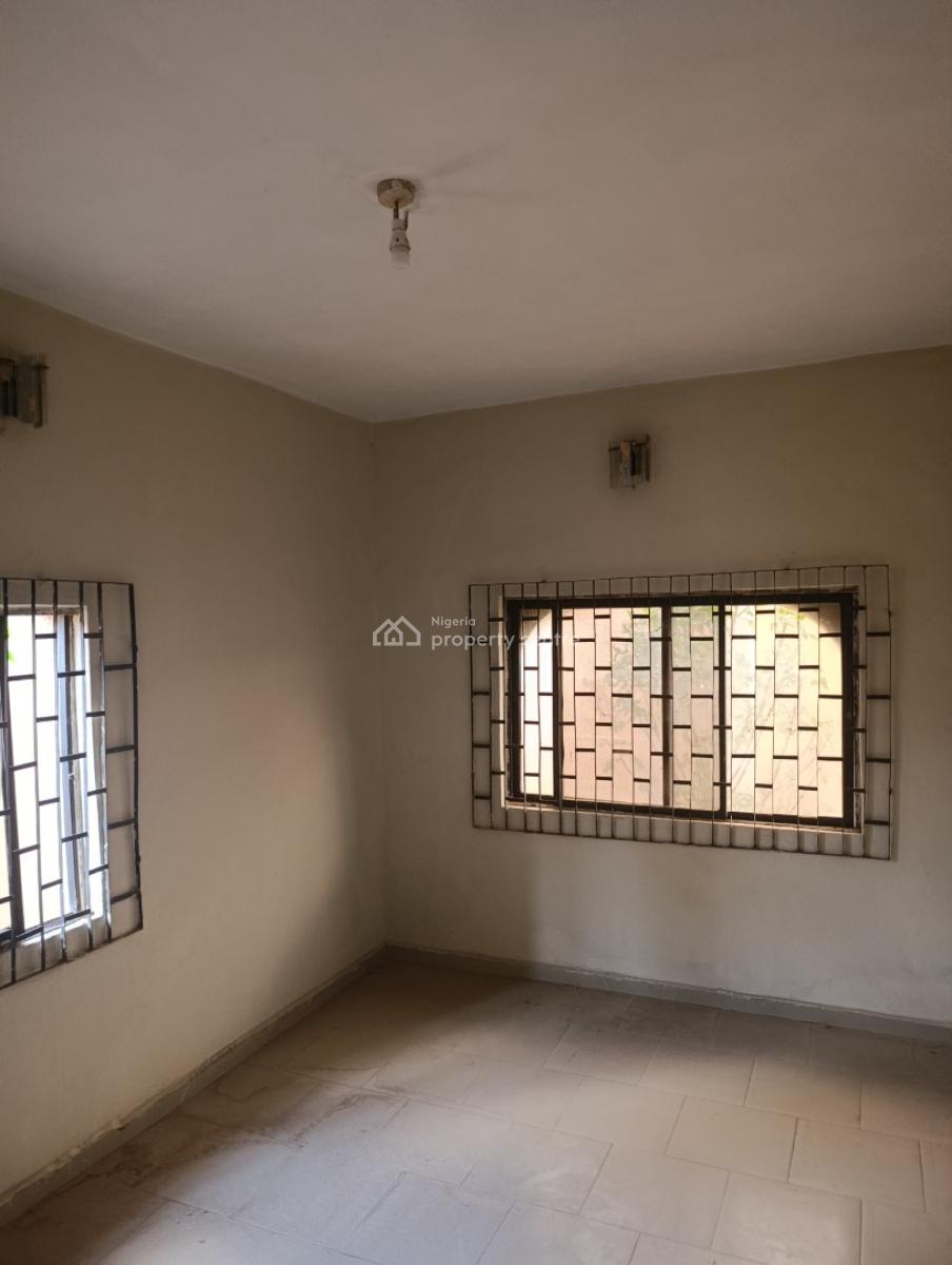 3 Bedroom Flat in a 4 Flat Second House to The Main Road, Welfare Hospital Area, Old Ife Road, Alakia, Ibadan, Oyo, Semi-detached Bungalow for Rent