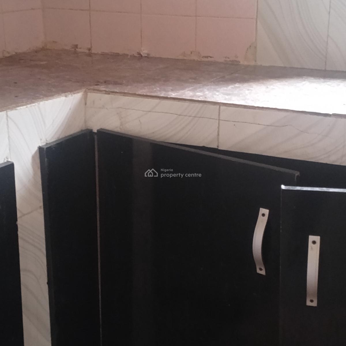 Spacious Mini Flat ( Ensuit), Marshyhill Estate  Along Ado Road, Ajah, Lagos, Mini Flat (room and Parlour) for Rent