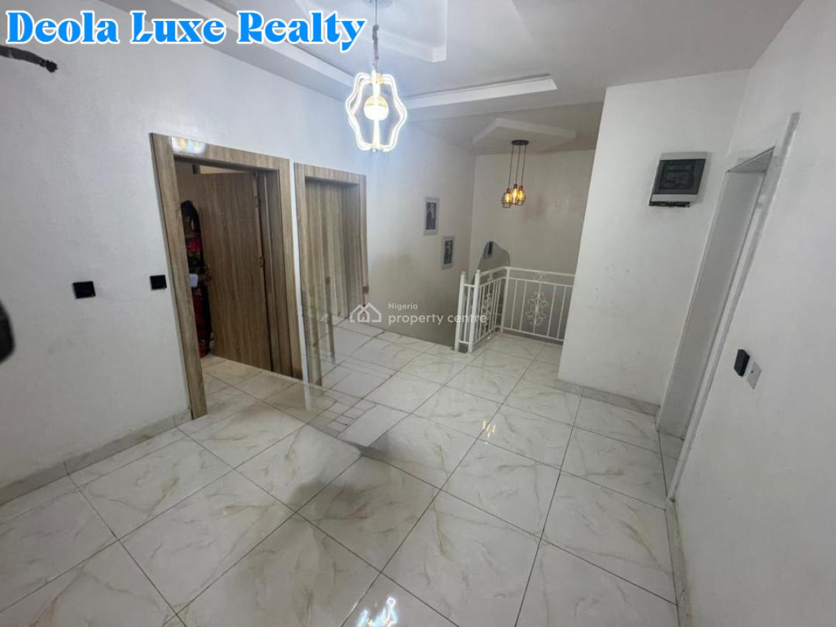 Distress Deal: 4 Bedrooms Terraced Corner Piece + Bq, First Serious Bu, Ikate, Lekki, Lagos, Terraced Duplex for Sale