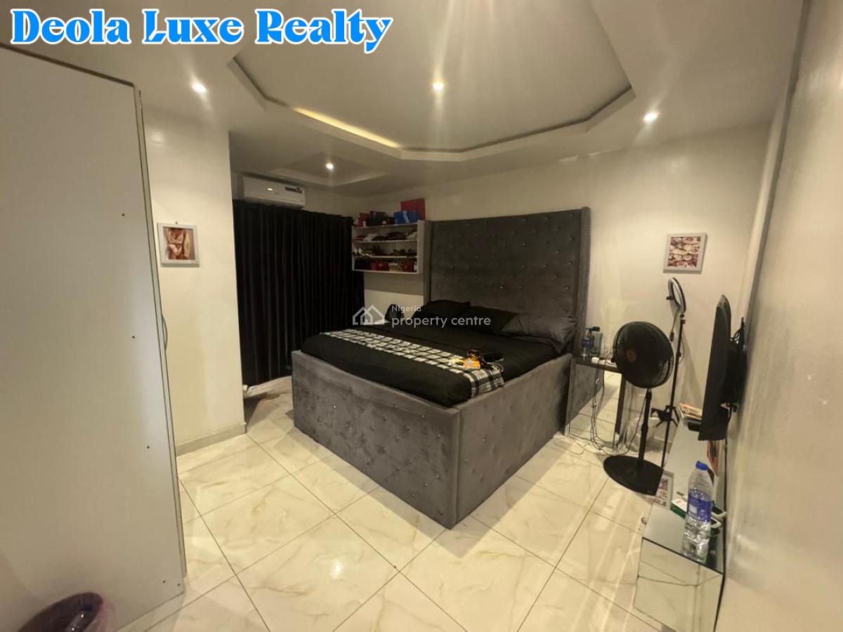 Distress Deal: 4 Bedrooms Terraced Corner Piece + Bq, First Serious Bu, Ikate, Lekki, Lagos, Terraced Duplex for Sale