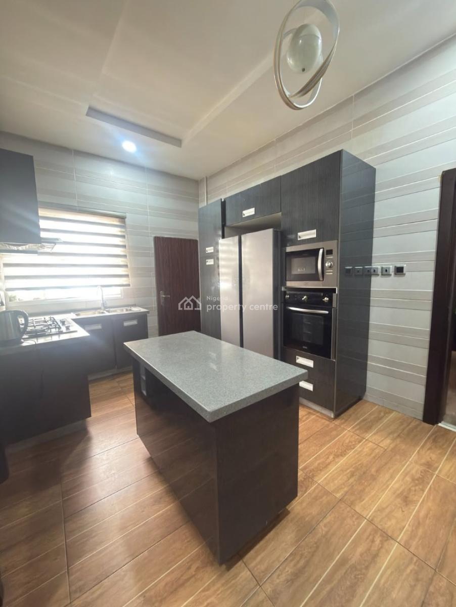 Fully Furnished Or Parlty Furnished 3 Bedroom En-suite Flat with Top-n, Lekki Phase 1, Lekki, Lagos, Flat / Apartment for Rent