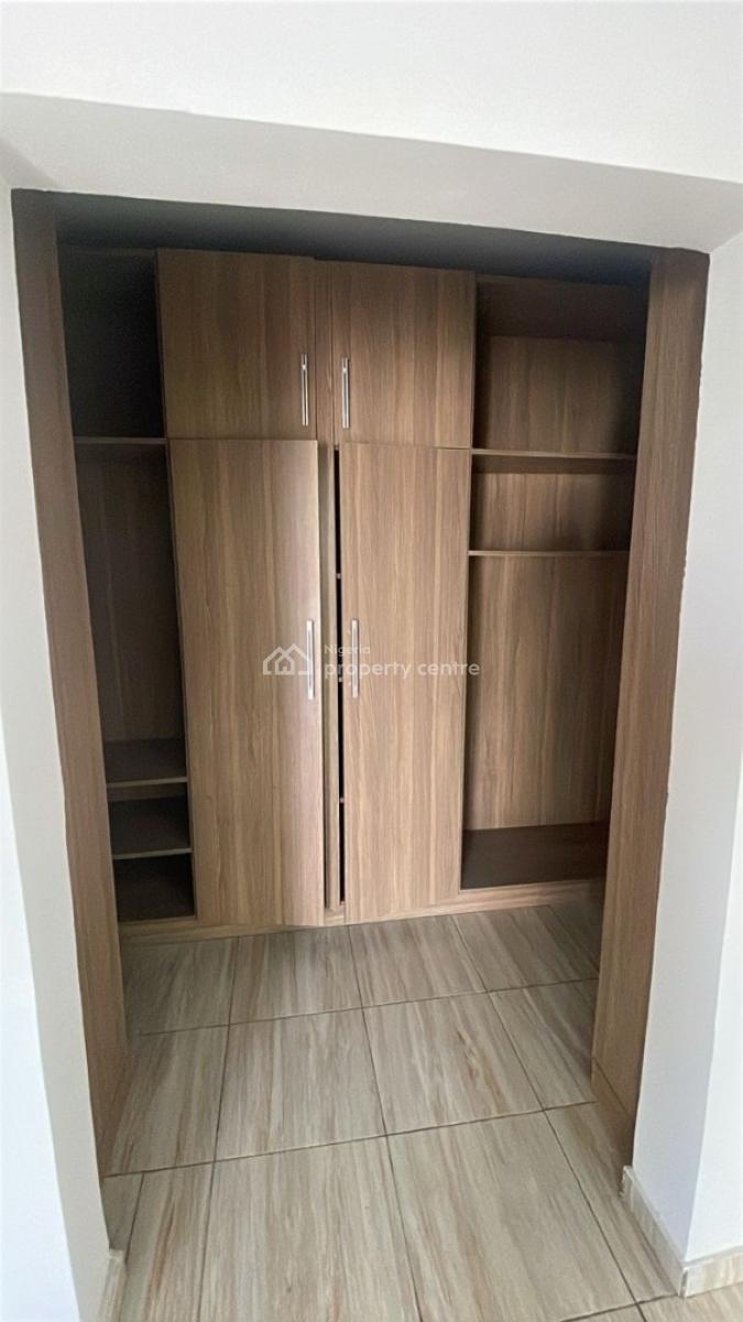 Spacious Master Bedroom, Ocean Bay Estate, Orchid Road, Lekki, Lagos, Flat / Apartment for Rent