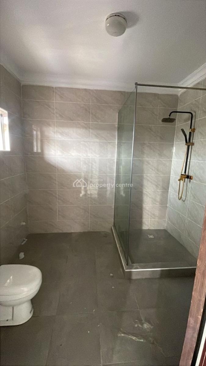 Spacious Master Bedroom, Ocean Bay Estate, Orchid Road, Lekki, Lagos, Flat / Apartment for Rent