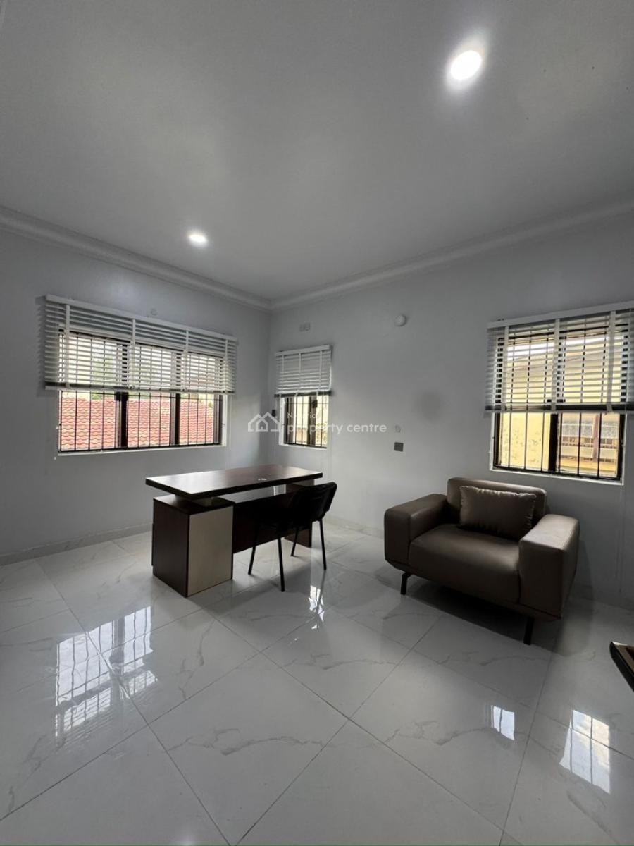 a Well-maintained Furnished 3-bedroom Apartment Office Space, New Bodija, Ibadan, Oyo, Office Space for Rent