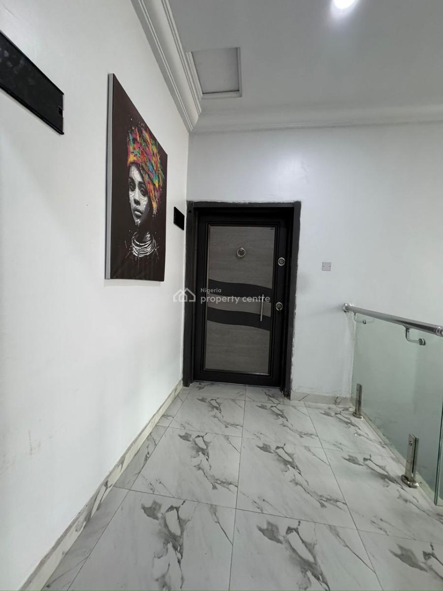 a Well-maintained Furnished 3-bedroom Apartment Office Space, New Bodija, Ibadan, Oyo, Office Space for Rent