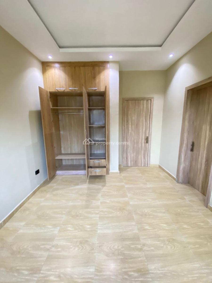 Nwely Built 5 Bedroom with a Room Bq in Well Secured Area, Lekki Phase 1, Lekki, Lagos, Flat / Apartment for Rent