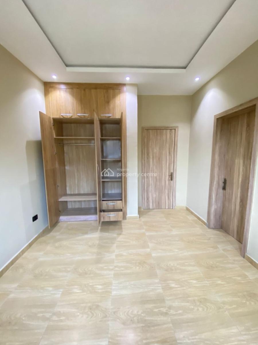 Nwely Built 5 Bedroom with a Room Bq in Well Secured Area, Lekki Phase 1, Lekki, Lagos, Flat / Apartment for Rent