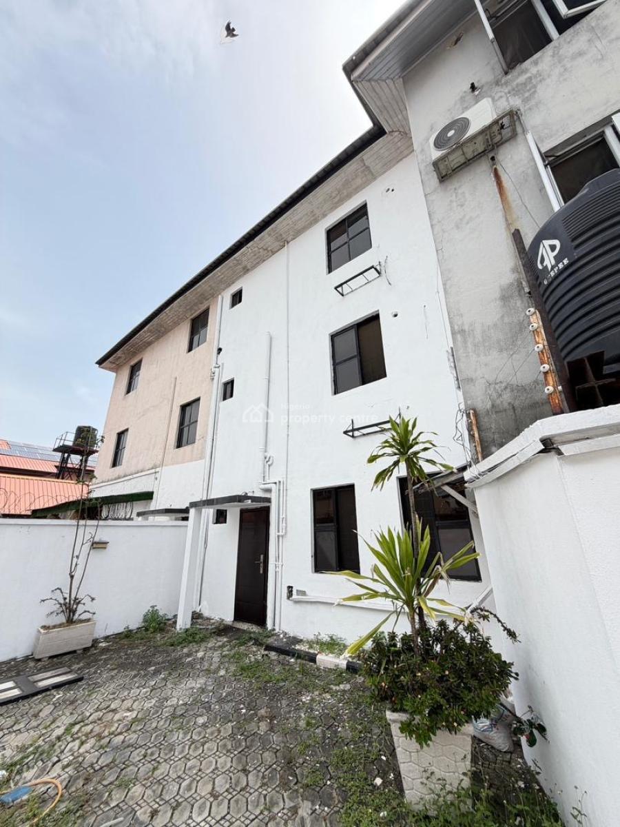 Well-finished 4-bedroom Semi-detached Duplex with Boys Quarters, Lekki Phase One, Lekki, Lagos, Semi-detached Duplex for Sale
