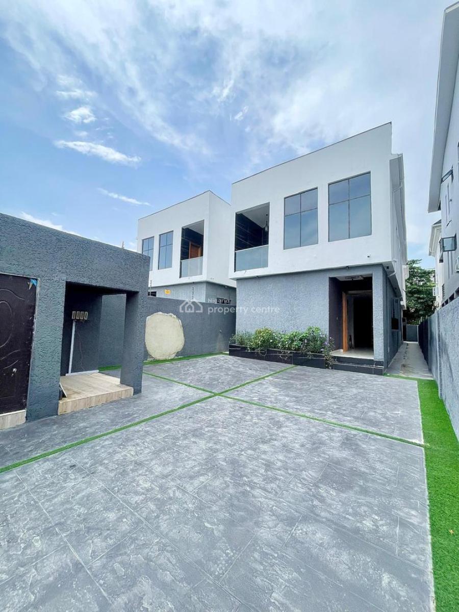 Modestly Finished 5 Bedroom Fully Detached Duplex with Bq, Ologolo, Lekki, Lagos, Detached Duplex for Sale