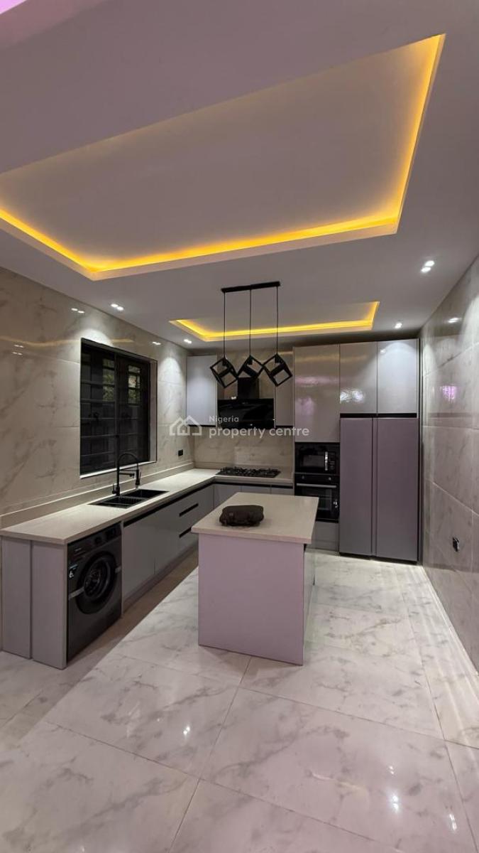 Modestly Finished 5 Bedroom Fully Detached Duplex with Bq, Ologolo, Lekki, Lagos, Detached Duplex for Sale