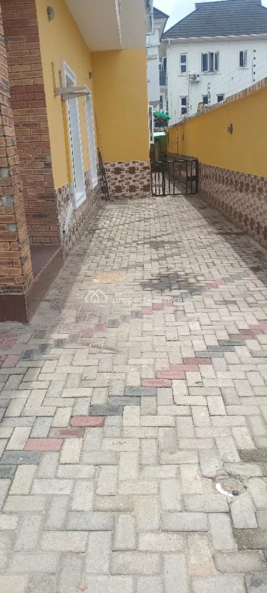 Neatly Renovated Semi-detachment 4 Bedroom Duplex with Bq, Off Mobil Road, Ilaje, Ajah, Lagos, Semi-detached Duplex for Rent