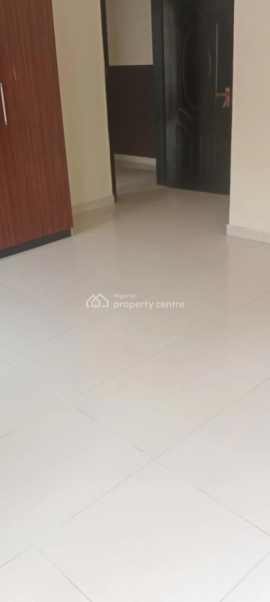Neatly Renovated Semi-detachment 4 Bedroom Duplex with Bq, Off Mobil Road, Ilaje, Ajah, Lagos, Semi-detached Duplex for Rent