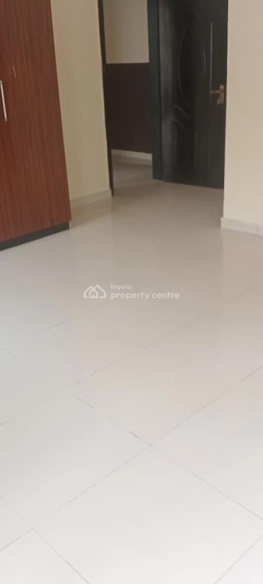 Neatly Renovated Semi-detachment 4 Bedroom Duplex with Bq, Off Mobil Road, Ilaje, Ajah, Lagos, Semi-detached Duplex for Rent