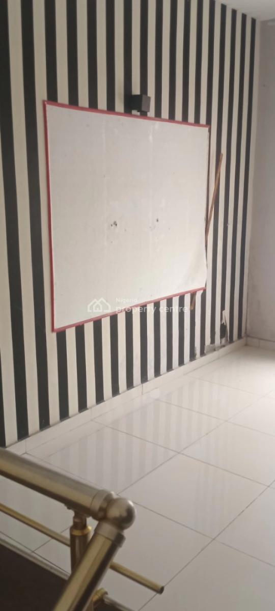 Neatly Renovated Semi-detachment 4 Bedroom Duplex with Bq, Off Mobil Road, Ilaje, Ajah, Lagos, Semi-detached Duplex for Rent