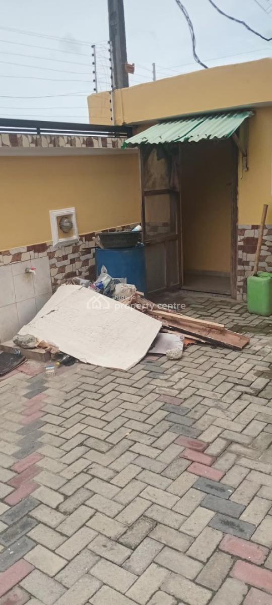 Neatly Renovated Semi-detachment 4 Bedroom Duplex with Bq, Off Mobil Road, Ilaje, Ajah, Lagos, Semi-detached Duplex for Rent