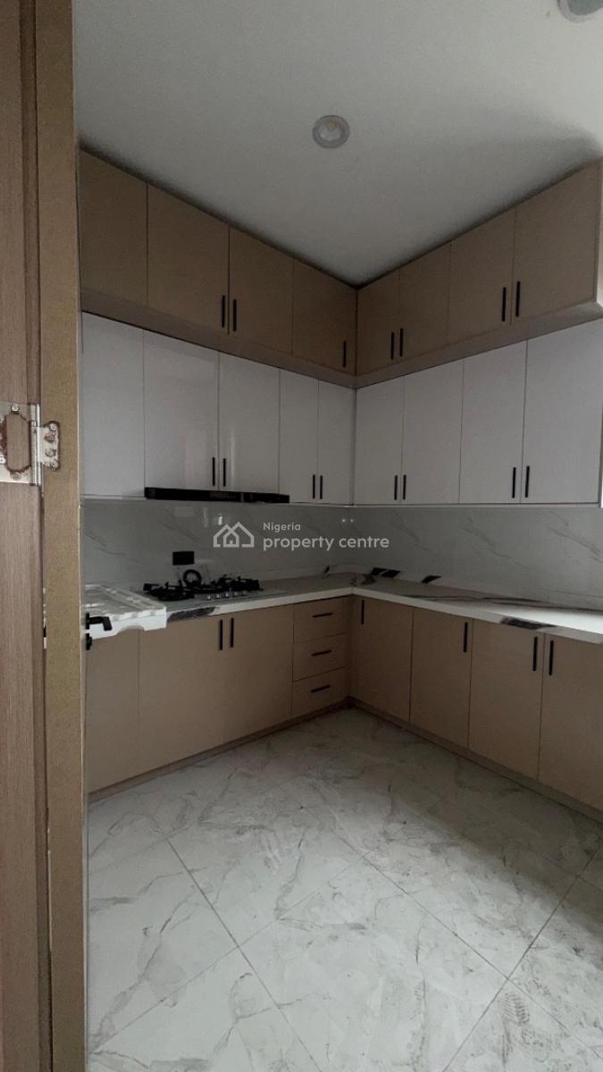 2 Bedroom Apartment, Lekki Phase 1, Lekki, Lagos, Flat / Apartment for Rent