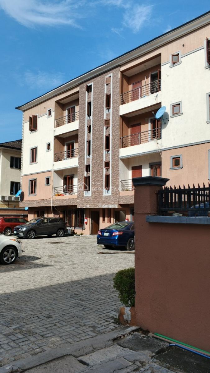 Luxury 3bedroom Flat with Bq, Durosimi Ettim Street, Lekki Phase 1, Lekki, Lagos, Flat / Apartment for Rent