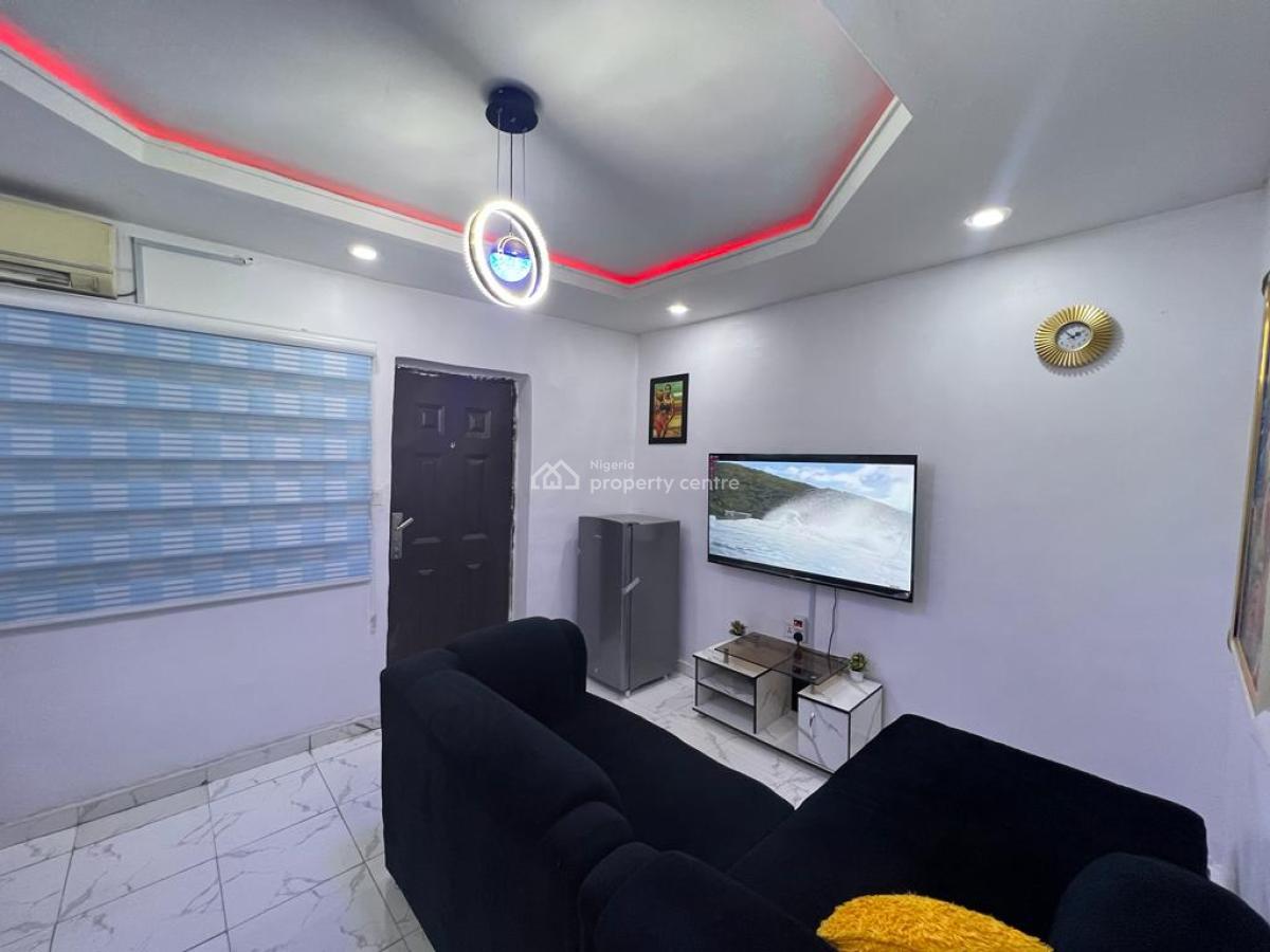 1 Bedroom Fully Serviced Apartments, Ogunlana Drive, Surulere, Lagos, Mini Flat (room and Parlour) Short Let