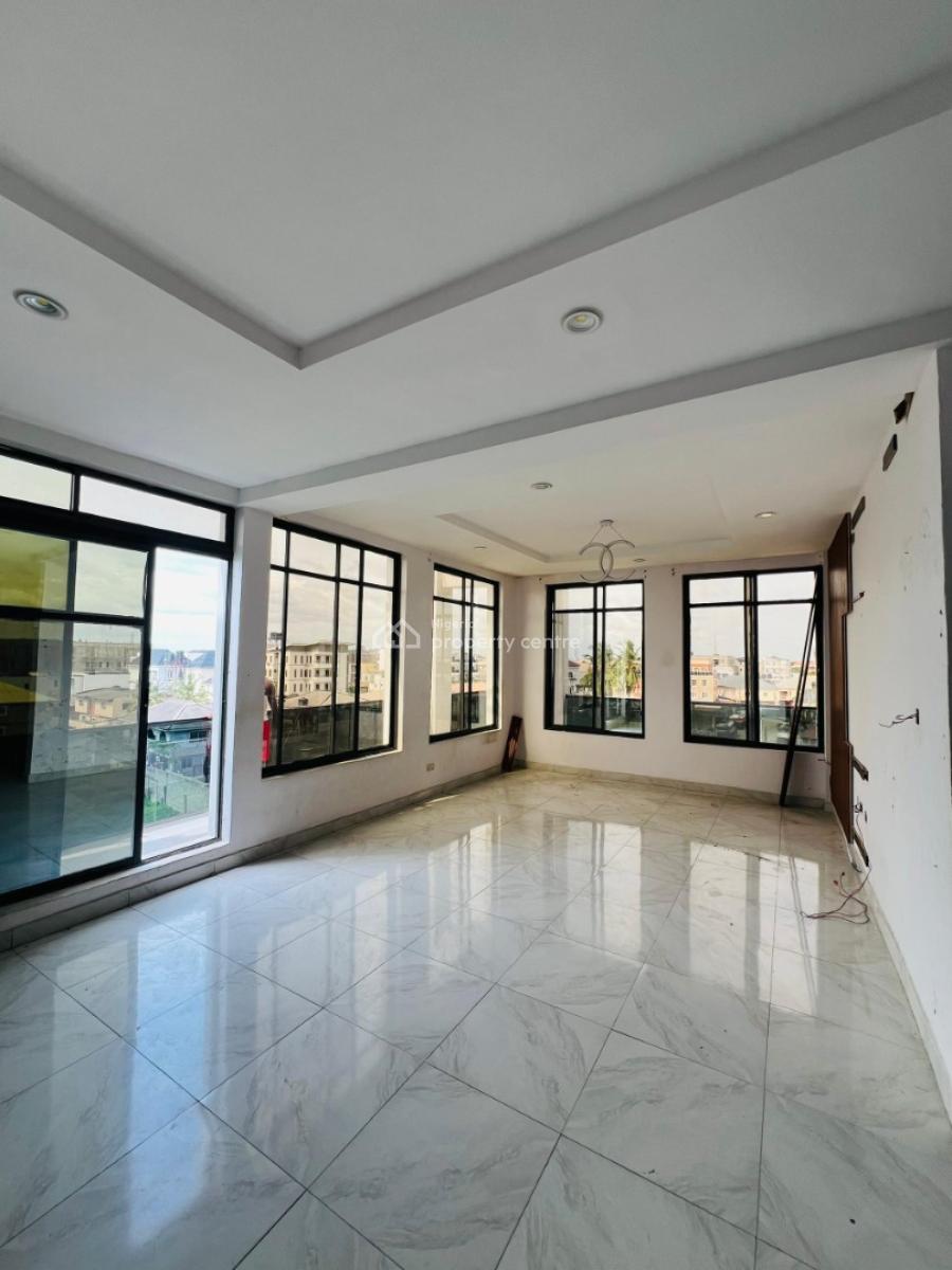 Clean 3 Bedroom Penthouse in a Secured Estate, Ologolo, Lekki, Lagos, Flat / Apartment for Rent
