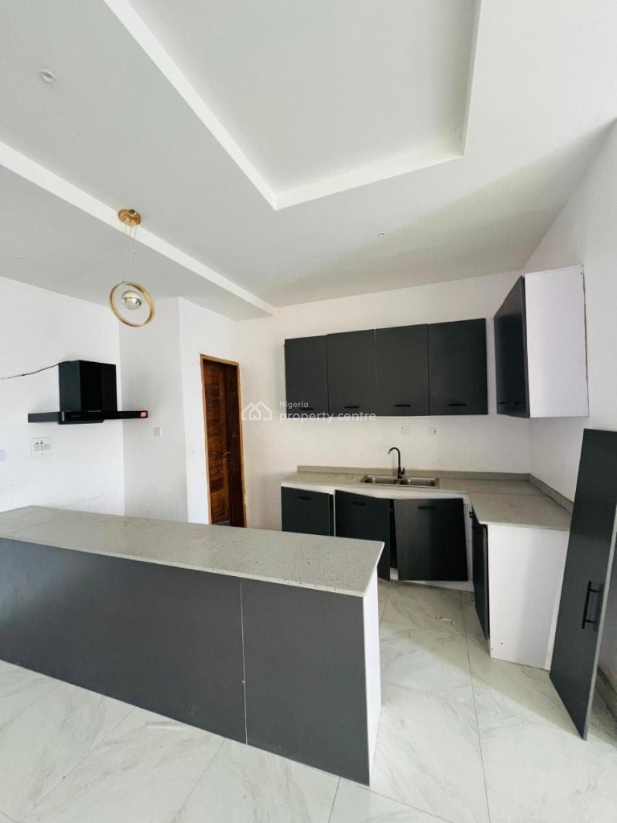 Clean 3 Bedroom Penthouse in a Secured Estate, Ologolo, Lekki, Lagos, Flat / Apartment for Rent