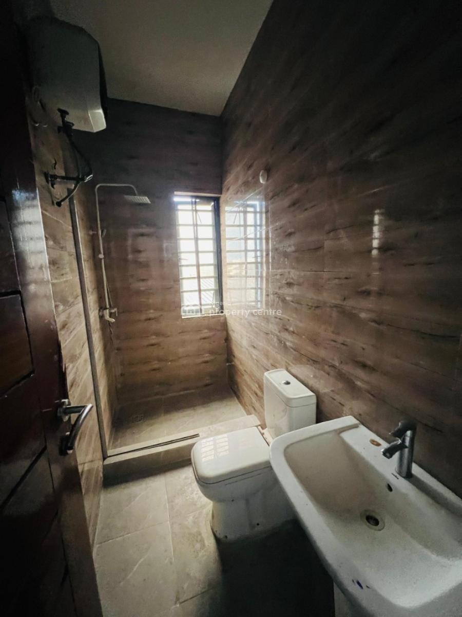 Clean 3 Bedroom Penthouse in a Secured Estate, Ologolo, Lekki, Lagos, Flat / Apartment for Rent