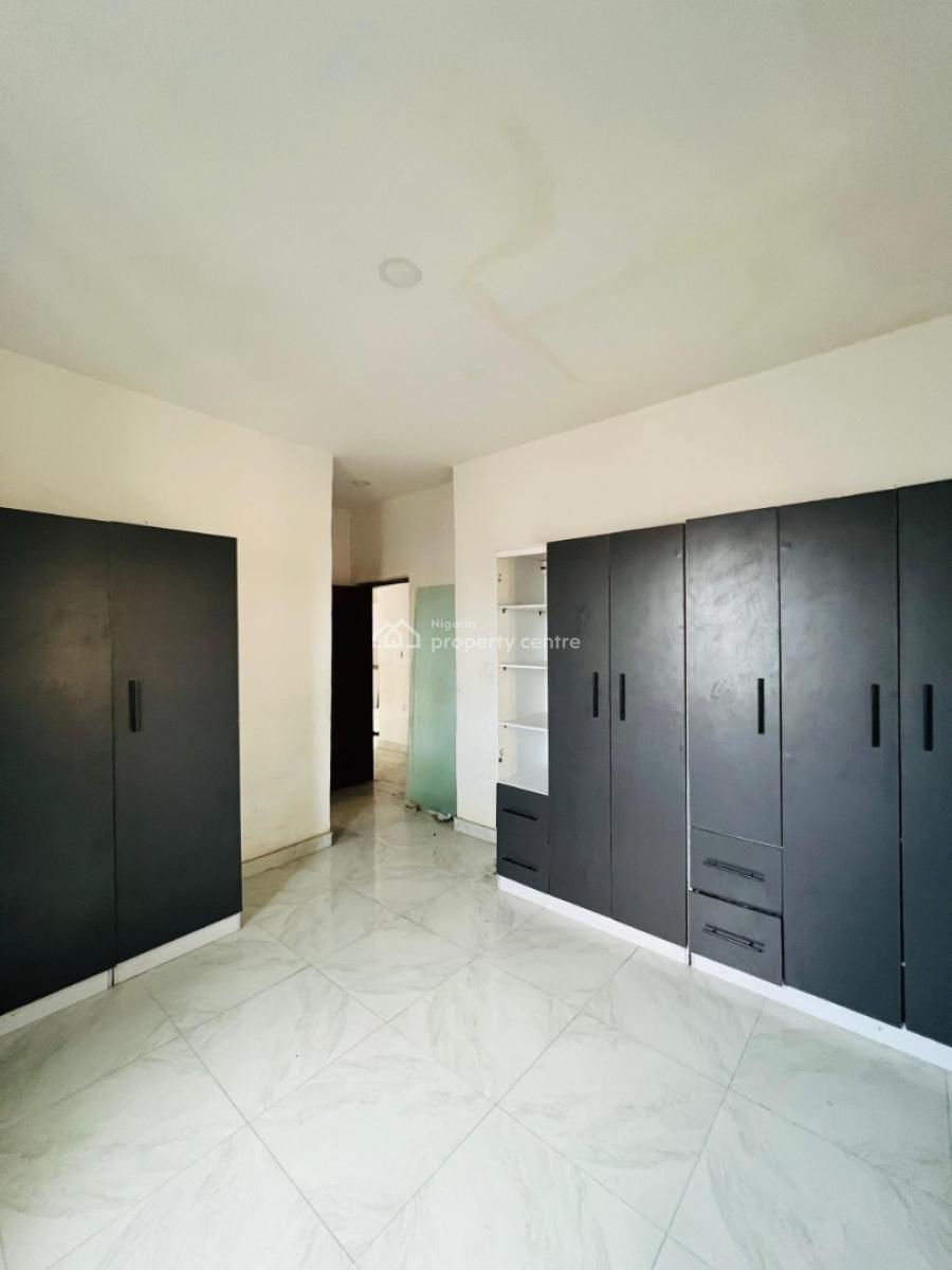 Clean 3 Bedroom Penthouse in a Secured Estate, Ologolo, Lekki, Lagos, Flat / Apartment for Rent