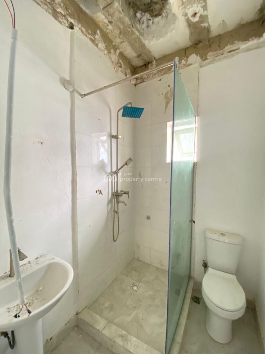 a Fine 2 Bedroom Maisonette, Lekki Phase 1, Lekki, Lagos, Flat / Apartment for Sale