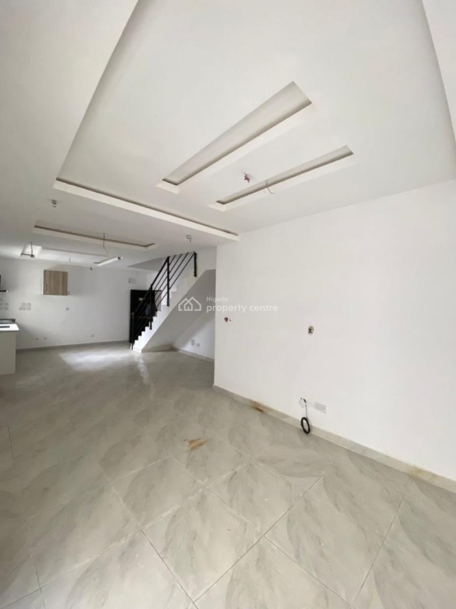 a Fine 2 Bedroom Maisonette, Lekki Phase 1, Lekki, Lagos, Flat / Apartment for Sale