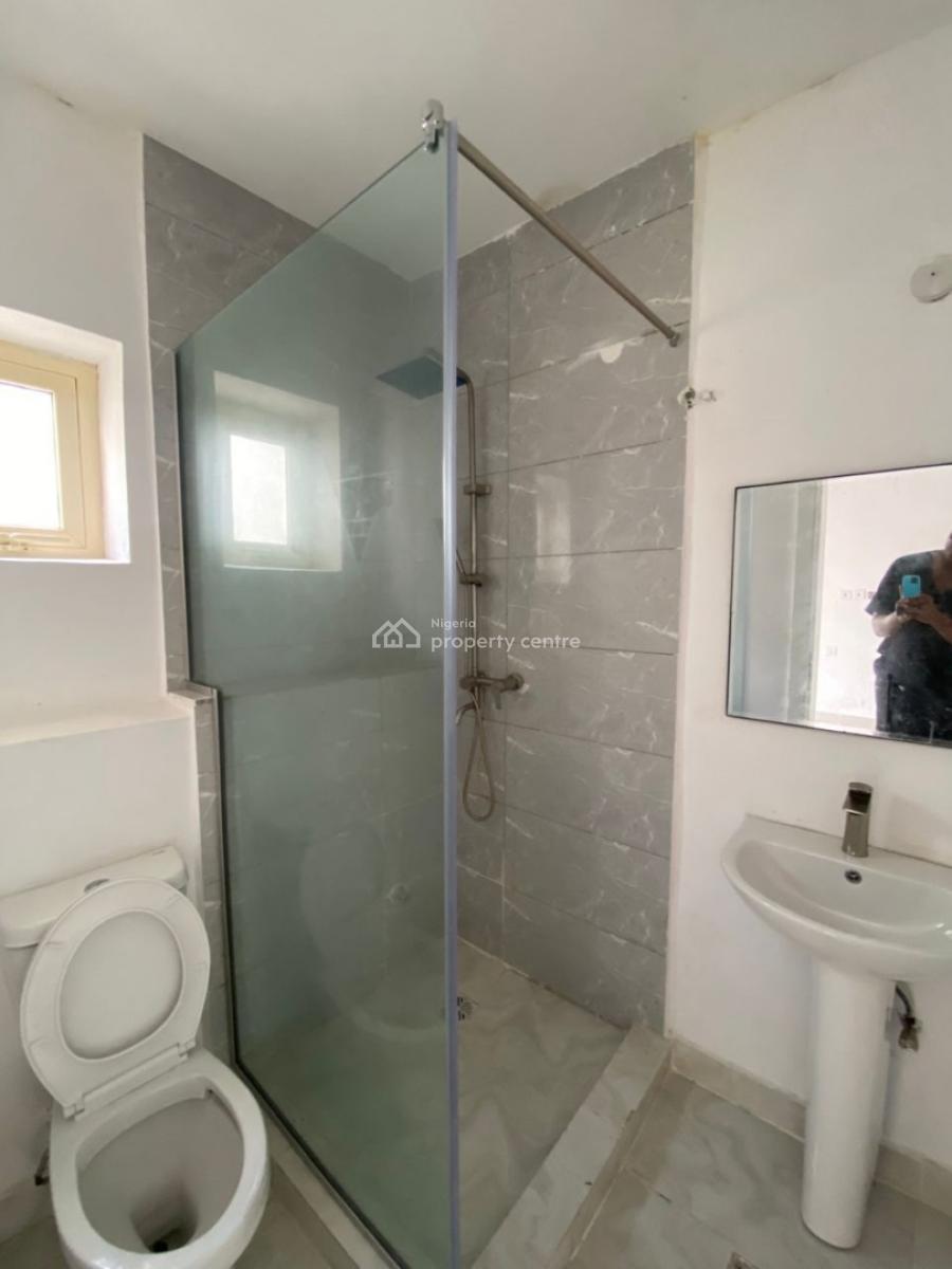 a Fine 2 Bedroom Maisonette, Lekki Phase 1, Lekki, Lagos, Flat / Apartment for Sale