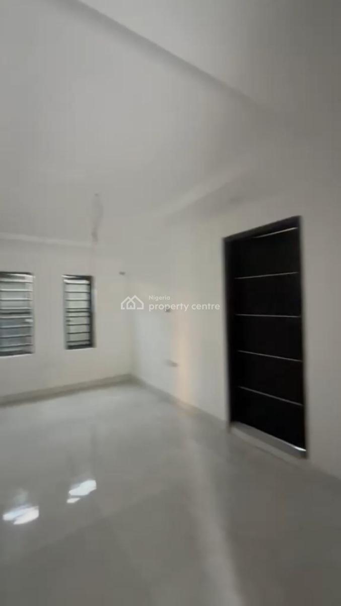 Lovely 2 Bedroom Flat, Ijesha, Surulere, Lagos, Flat / Apartment for Rent