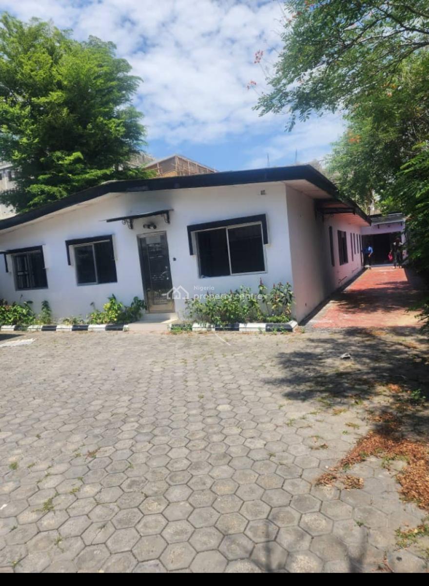 3 Bedroom Bungalow, Oduduwa Crescent, Ikeja Gra, Ikeja, Lagos, Office Space for Rent