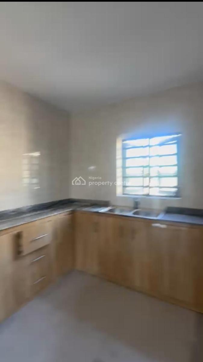 Lovely 2 Bedroom Flat, Ijesha, Surulere, Lagos, Flat / Apartment for Rent