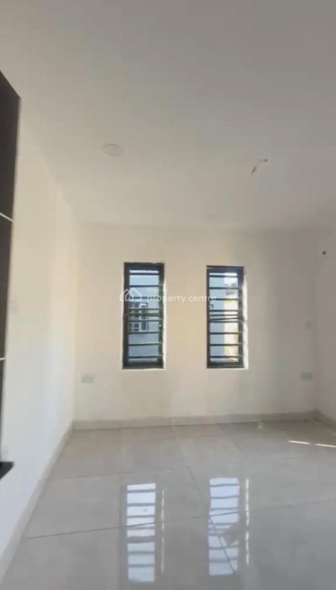 Lovely 2 Bedroom Flat, Ijesha, Surulere, Lagos, Flat / Apartment for Rent