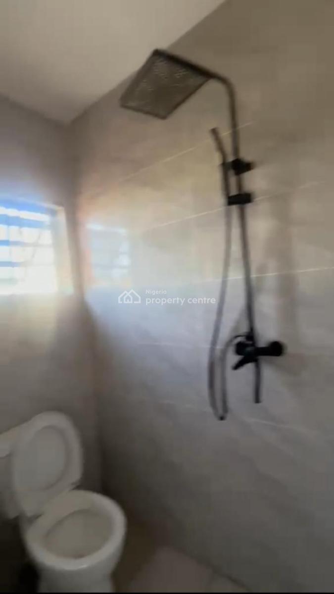 Lovely 2 Bedroom Flat, Ijesha, Surulere, Lagos, Flat / Apartment for Rent