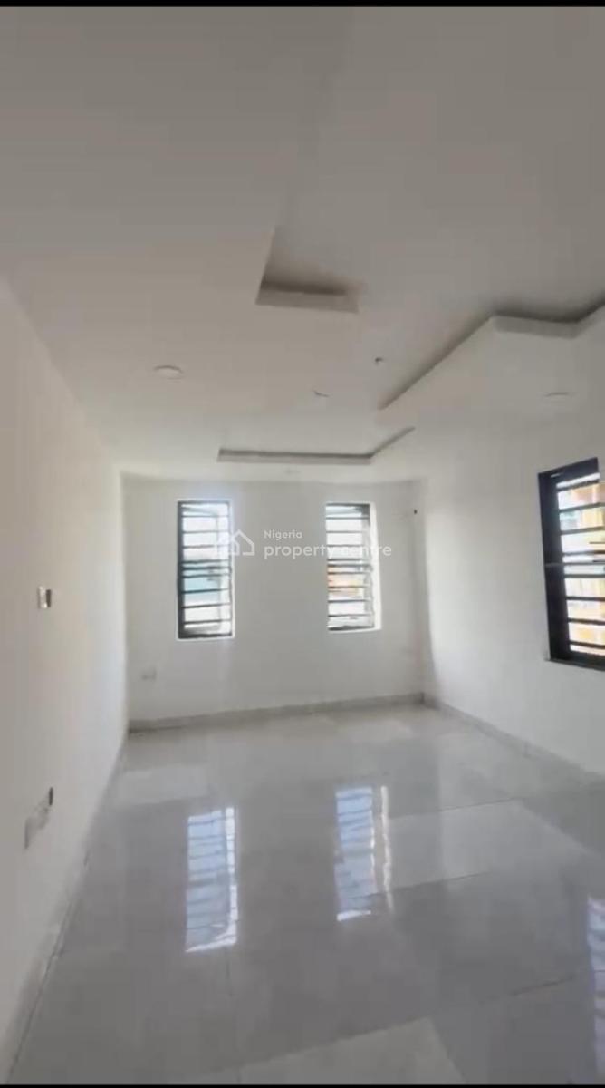 Lovely 3 Bedroom Flat, Ijesha, Surulere, Lagos, Flat / Apartment for Rent