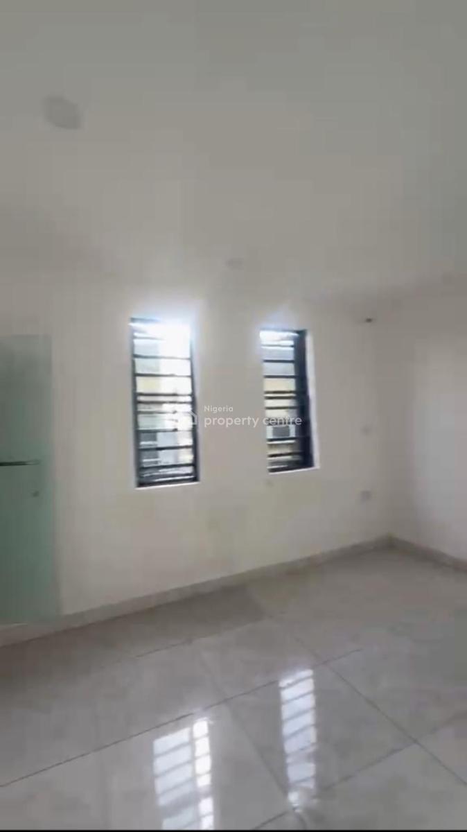 Lovely 3 Bedroom Flat, Ijesha, Surulere, Lagos, Flat / Apartment for Rent