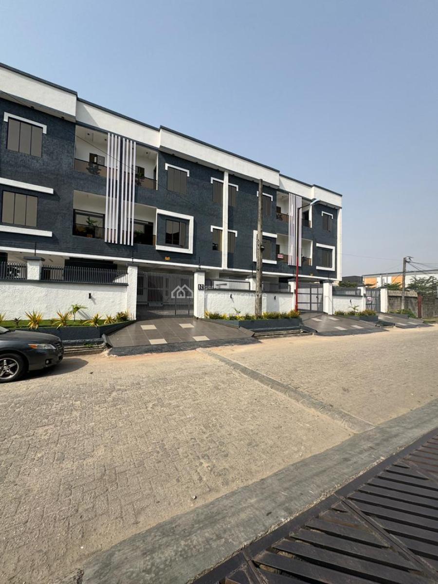 Adorable 4bedroom Terrace Duplex with Bq in a Secure Estate, Lekki Phase 1, Lekki, Lagos, Terraced Duplex for Sale