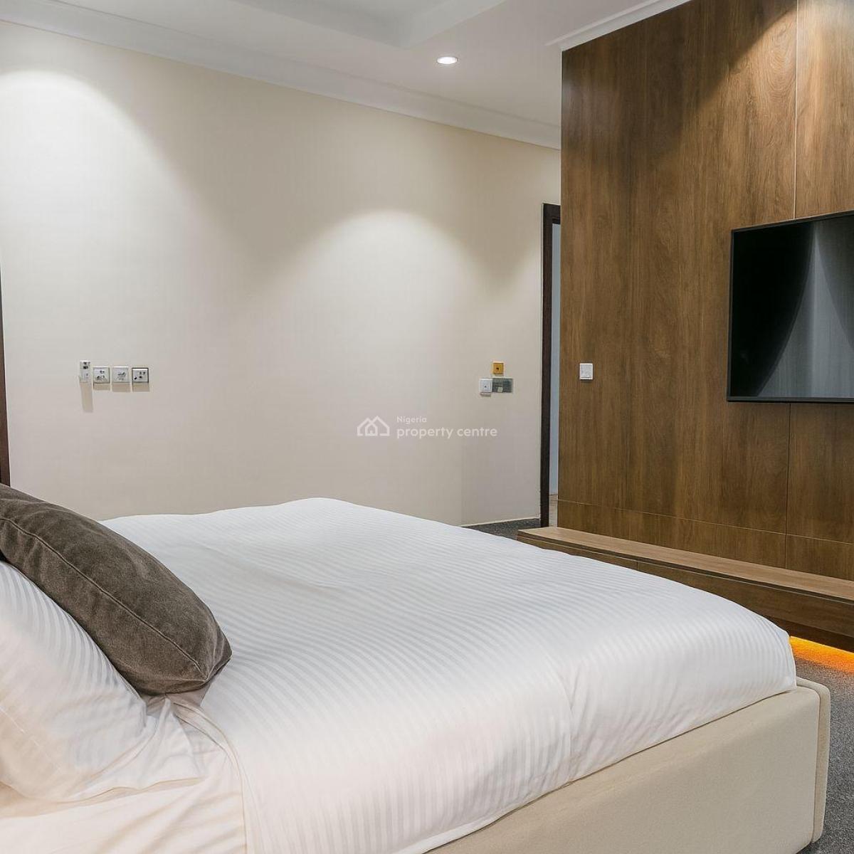 Luxury Two Bedroom with Pool, Gym, Bathub, Victoria Island (vi), Lagos, Flat / Apartment Short Let